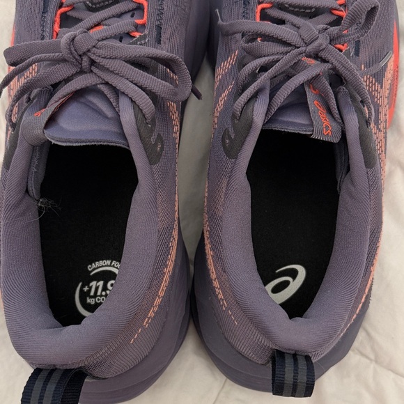 Women’s Asics Like New 10 - Picture 3 of 3